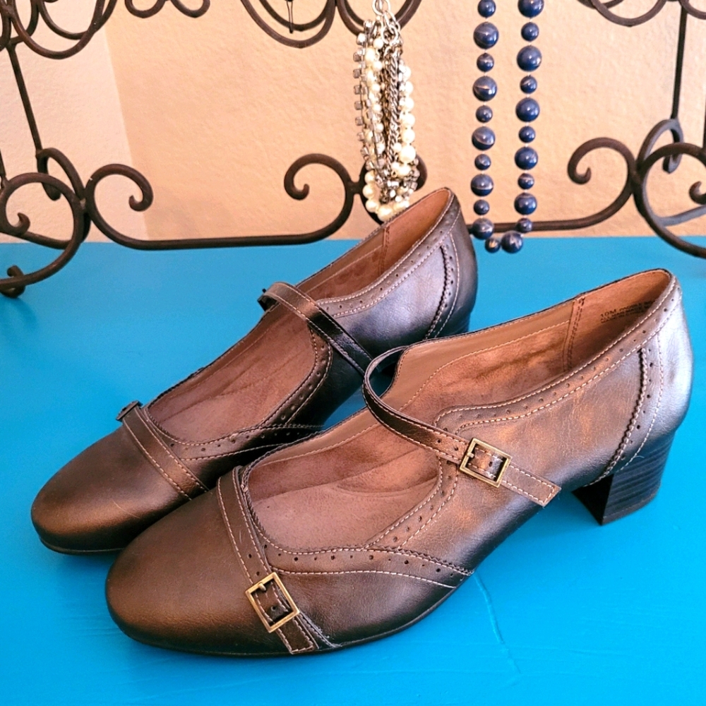 Aerosole Heelrest Mary Jane Pumps